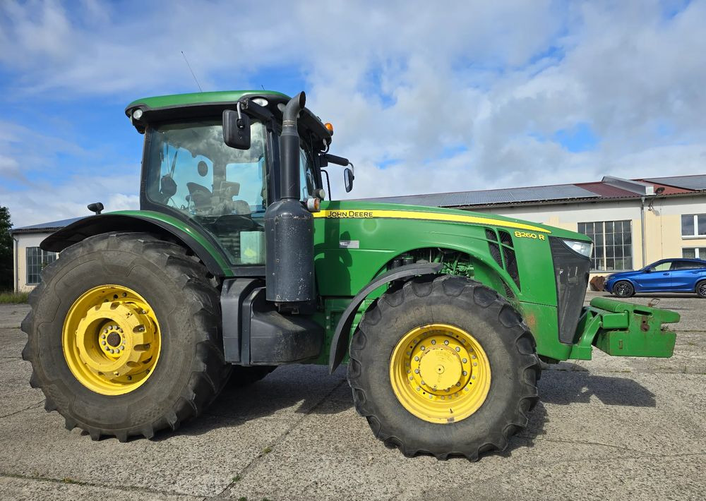 John Deere 8260R - Tractor: foto 4 John Deere 8260R - Tractor: foto 4