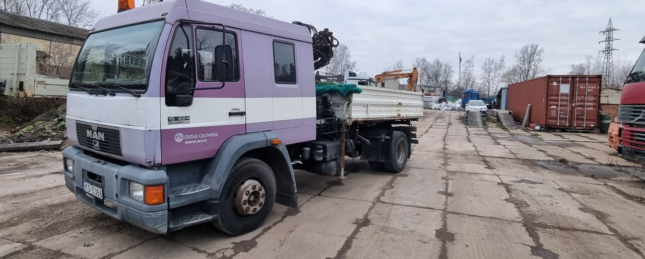 MAN 15.224 - Volquete camión, Camión grúa: foto 1 MAN 15.224 - Volquete camión, Camión grúa: foto 1