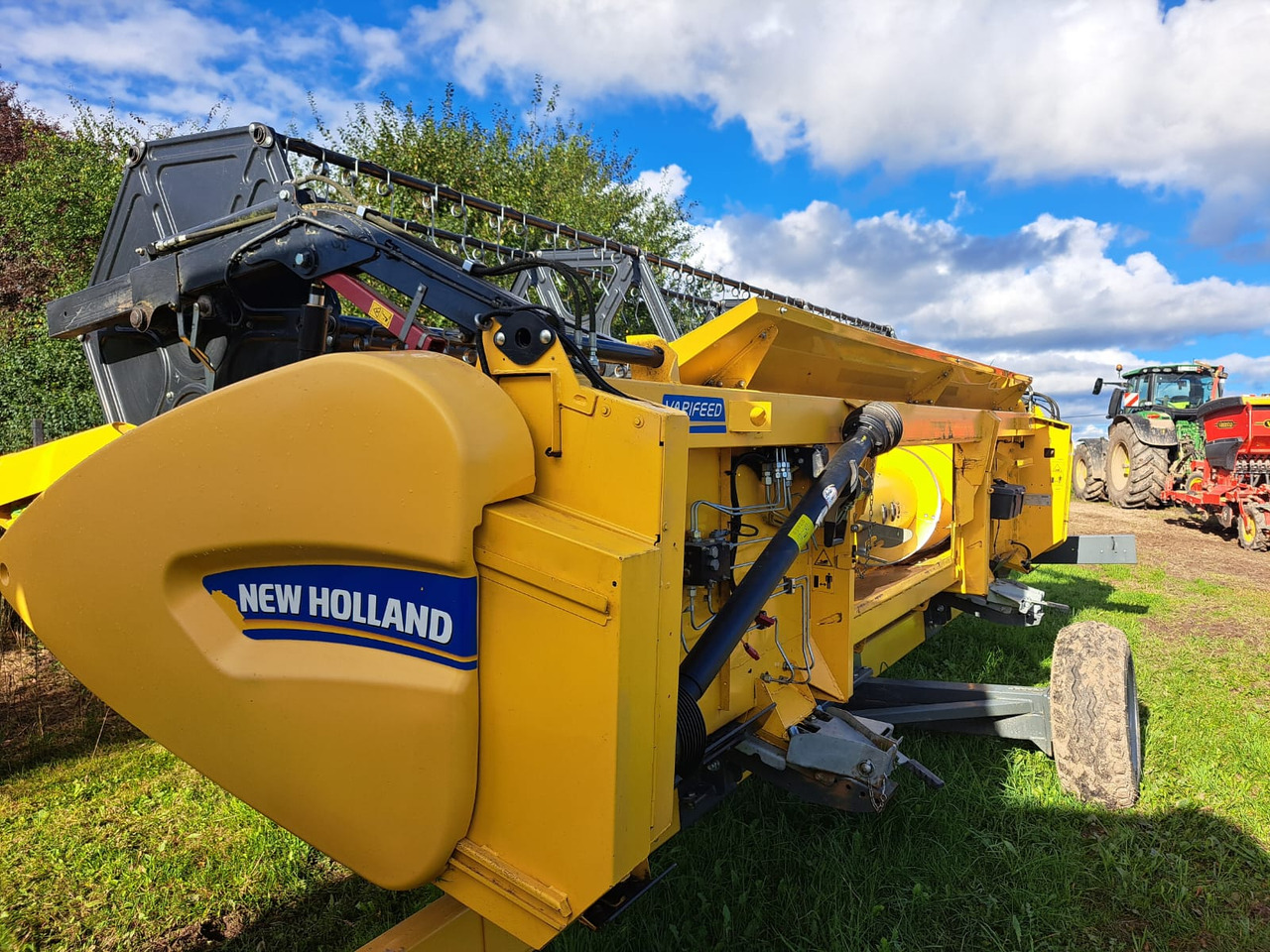 NEW HOLLAND TC 5.90 - Cosechadora de granos: foto 4 NEW HOLLAND TC 5.90 - Cosechadora de granos: foto 4