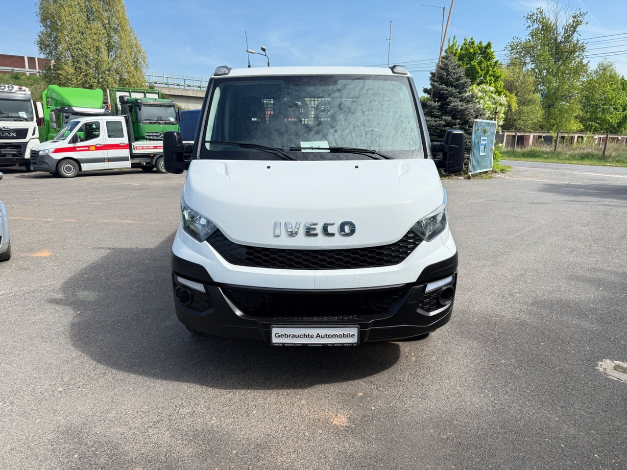 Iveco Daily Doppelkabine 35 S 130 7 Sitzer - Caja abierta furgoneta: foto 1 Iveco Daily Doppelkabine 35 S 130 7 Sitzer - Caja abierta furgoneta: foto 1