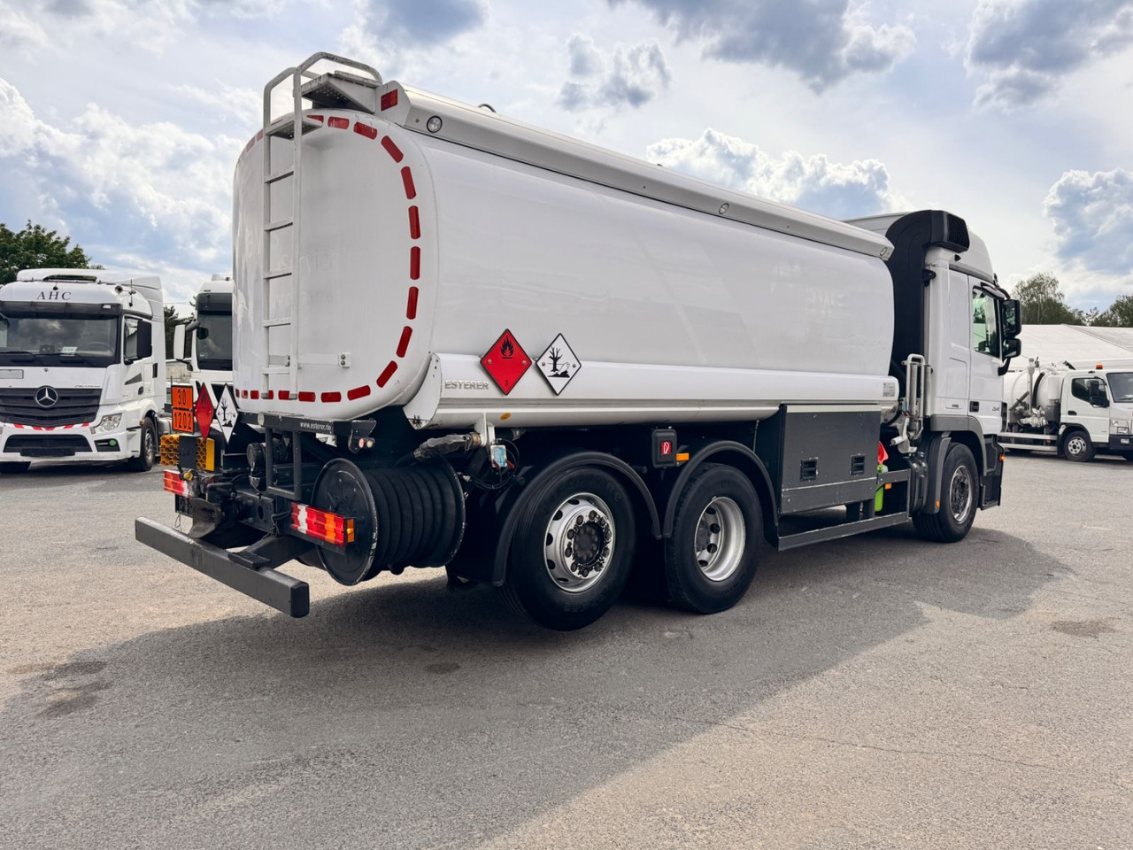 Mercedes-Benz Actros 2541 Tankwagen - Cisterna camión: foto 4 Mercedes-Benz Actros 2541 Tankwagen - Cisterna camión: foto 4