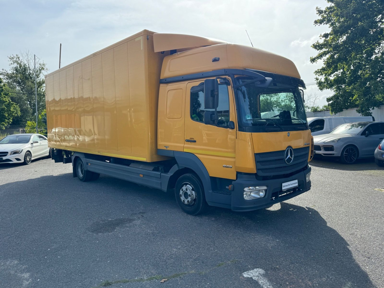 Mercedes-Benz Atego 823 Klima Tempomat - Lbw - Schlafplatz - Camión caja cerrada: foto 2 Mercedes-Benz Atego 823 Klima Tempomat - Lbw - Schlafplatz - Camión caja cerrada: foto 2