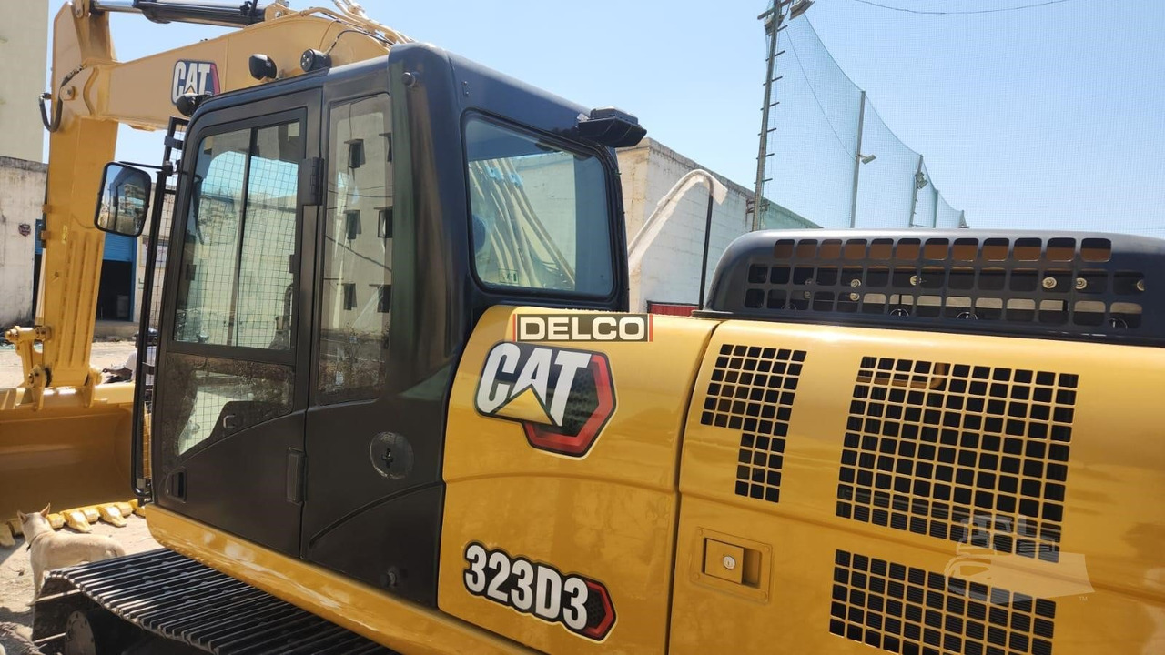 CATERPILLAR 323D3 - Excavadora de cadenas: foto 4 CATERPILLAR 323D3 - Excavadora de cadenas: foto 4