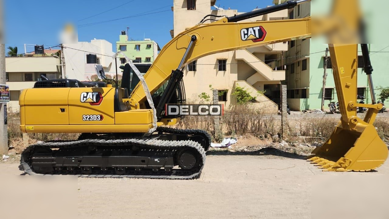 CATERPILLAR 323D3 - Excavadora de cadenas: foto 2 CATERPILLAR 323D3 - Excavadora de cadenas: foto 2