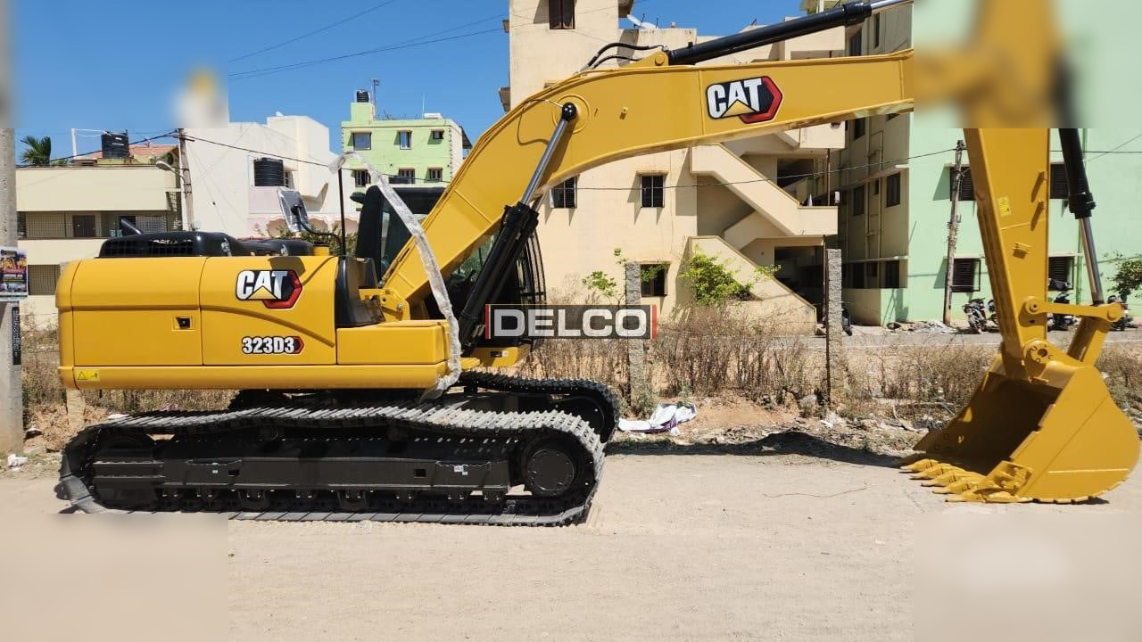 CATERPILLAR 323D3 - Excavadora de cadenas: foto 4 CATERPILLAR 323D3 - Excavadora de cadenas: foto 4