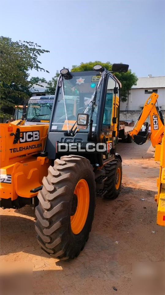 Manipulador telescópico nuevo JCB 530-70: foto 8