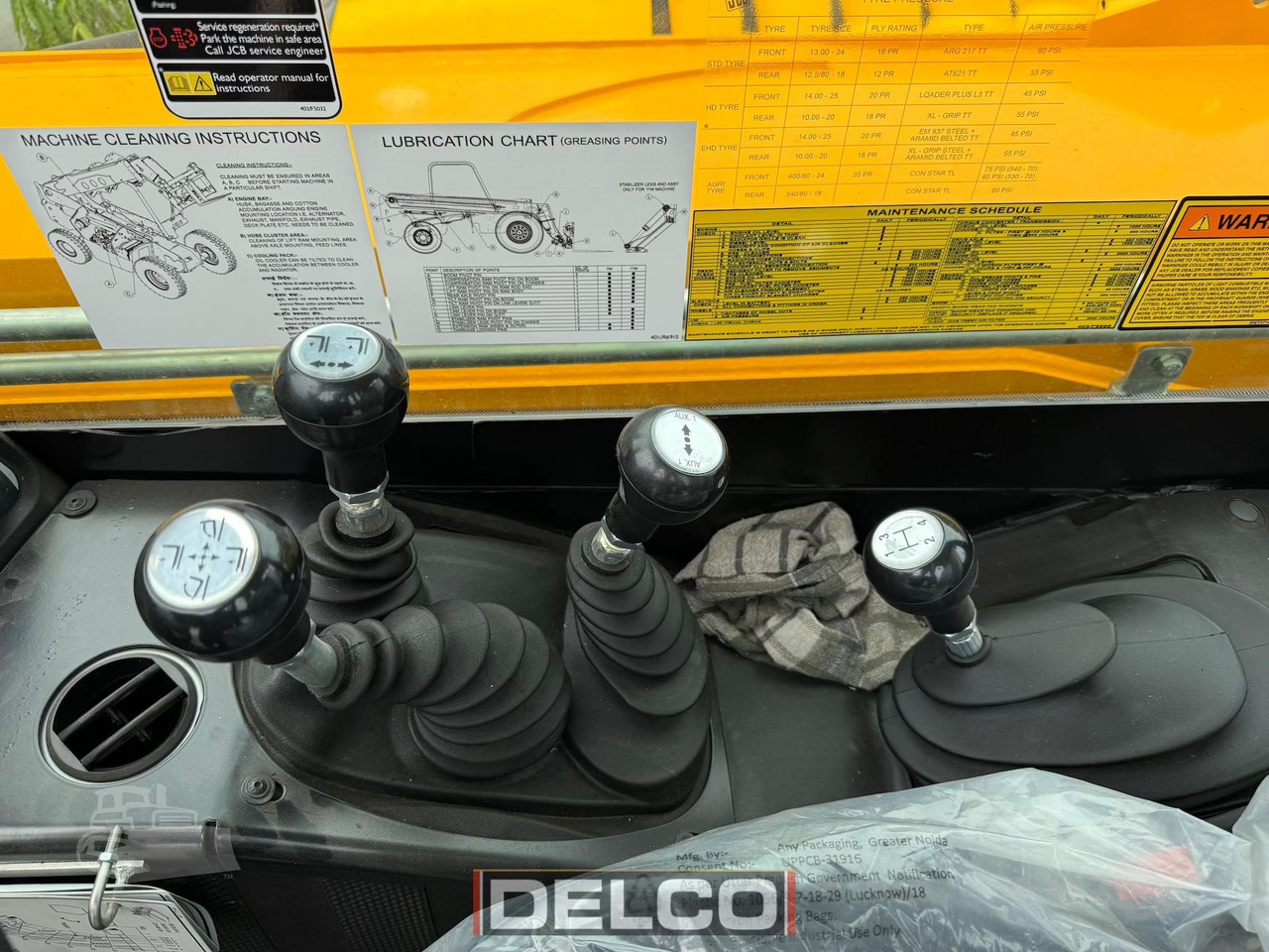 Manipulador telescópico nuevo JCB 540-70: foto 11