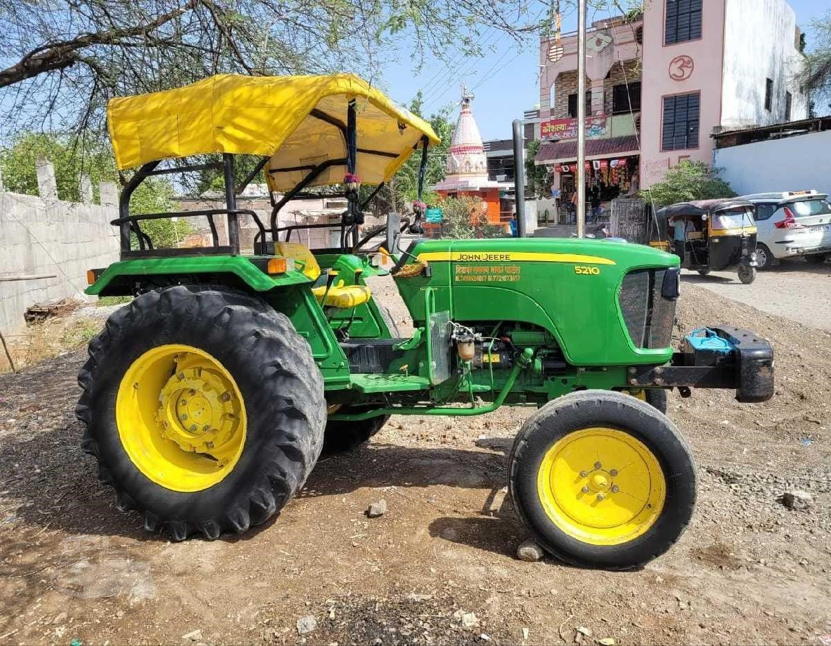 JOHN DEERE 5210 - Tractor: foto 3 JOHN DEERE 5210 - Tractor: foto 3
