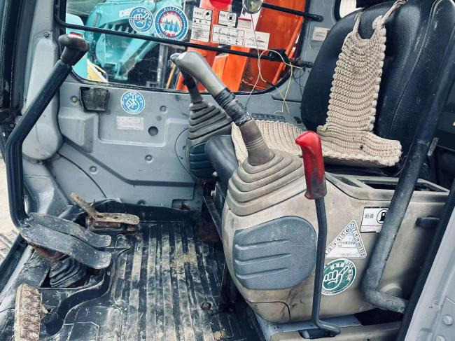 Hitachi EX60 - Excavadora de cadenas: foto 4 Hitachi EX60 - Excavadora de cadenas: foto 4