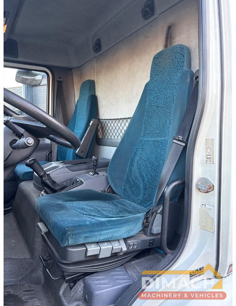 DAF FA LF45.150 4 paards, laadlift. Horsetruck NL truck - Camión para caballos: foto 3 DAF FA LF45.150 4 paards, laadlift. Horsetruck NL truck - Camión para caballos: foto 3