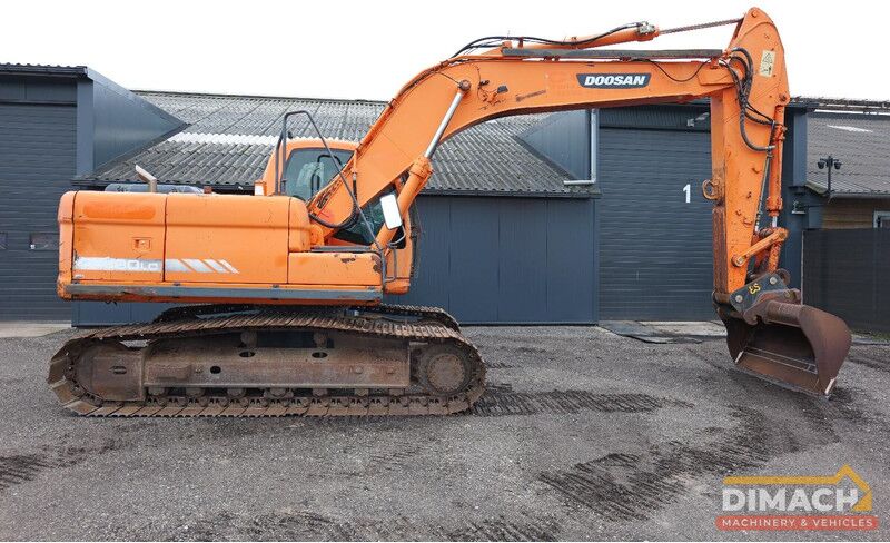 Doosan DX 180 LC Doosan 6 cil - mono giek - airco - graafbak - cw30 hydro snelwissel - hamerleiding - 11300 uur - Excavadora: foto 2 Doosan DX 180 LC Doosan 6 cil - mono giek - airco - graafbak - cw30 hydro snelwissel - hamerleiding - 11300 uur - Excavadora: foto 2