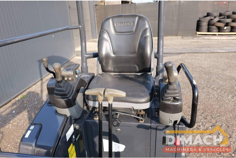 Hitachi ZX 17 CW05 hydraulische snelwissel - Miniexcavadora: foto 4 Hitachi ZX 17 CW05 hydraulische snelwissel - Miniexcavadora: foto 4