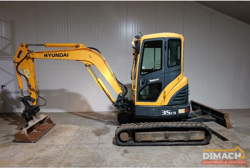 Hyundai ROBEX35Z-9 Robex 35Z-9 - 3650 kg - airco - CE - mono - kantelbak - snelwissel - schuifblad - Yanmar 3 cil. - Miniexcavadora: foto 1 Hyundai ROBEX35Z-9 Robex 35Z-9 - 3650 kg - airco - CE - mono - kantelbak - snelwissel - schuifblad - Yanmar 3 cil. - Miniexcavadora: foto 1