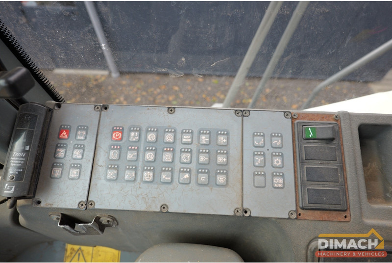 Leasing financiero de Liebherr L556 Like new!! Airco, quick coupler, skeleton bucket with teeths leasing Liebherr L556 Like new!! Airco, quick coupler, skeleton bucket with teeths: foto 16