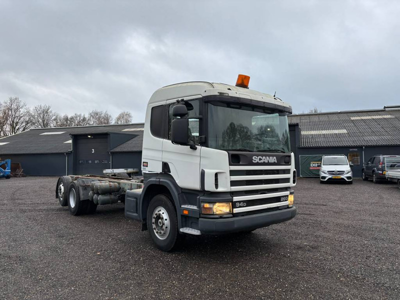 Scania 94 D Low km!! automatic gearbox - manual engine - Chasis camión: foto 1 Scania 94 D Low km!! automatic gearbox - manual engine - Chasis camión: foto 1