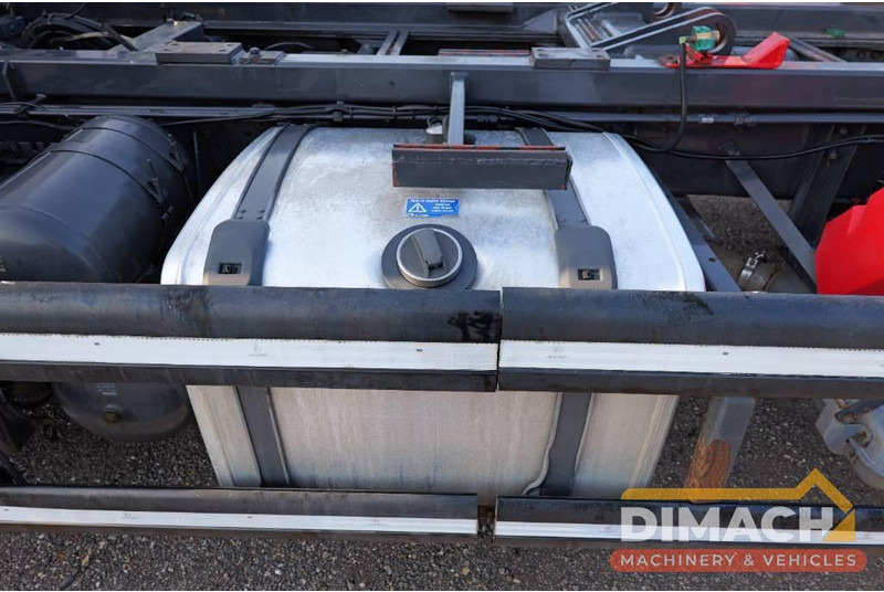 Chasis camión Scania P230 P 230 Euro 5 6x2*4 TOP!! Retarder right hand steer: foto 18