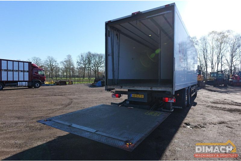 Scania P280 6x2*4 - Euro 5 - laadklep - 3 compartimenten Carrier - airco - camera - NL truck - vollucht - 3 pedalen - Frigorífico camión: foto 3 Scania P280 6x2*4 - Euro 5 - laadklep - 3 compartimenten Carrier - airco - camera - NL truck - vollucht - 3 pedalen - Frigorífico camión: foto 3