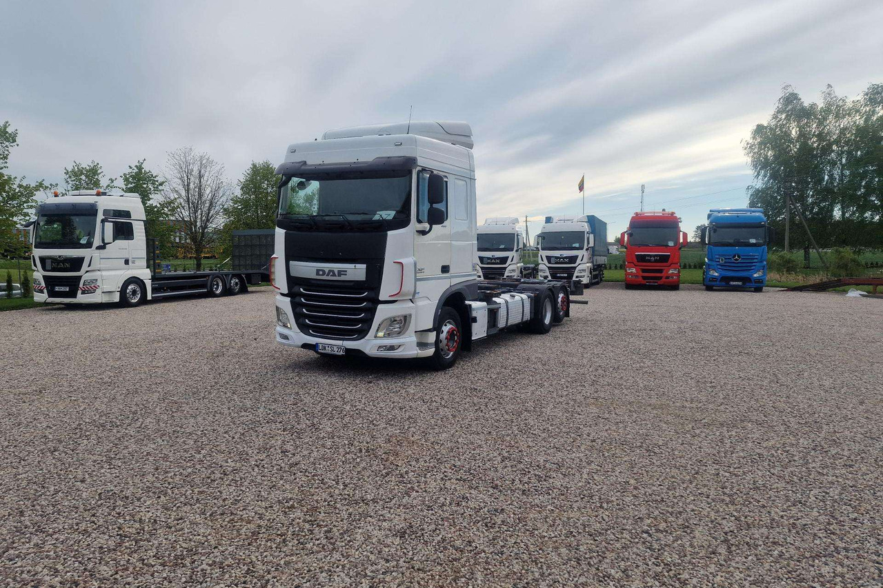 DAF XF 460 - Portacontenedore/ Intercambiable camión: foto 2 DAF XF 460 - Portacontenedore/ Intercambiable camión: foto 2
