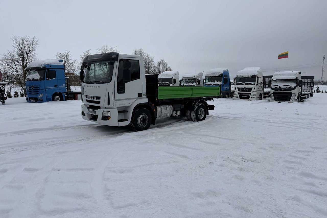 Iveco EURO CARGO 150E25 - Volquete camión: foto 3 Iveco EURO CARGO 150E25 - Volquete camión: foto 3