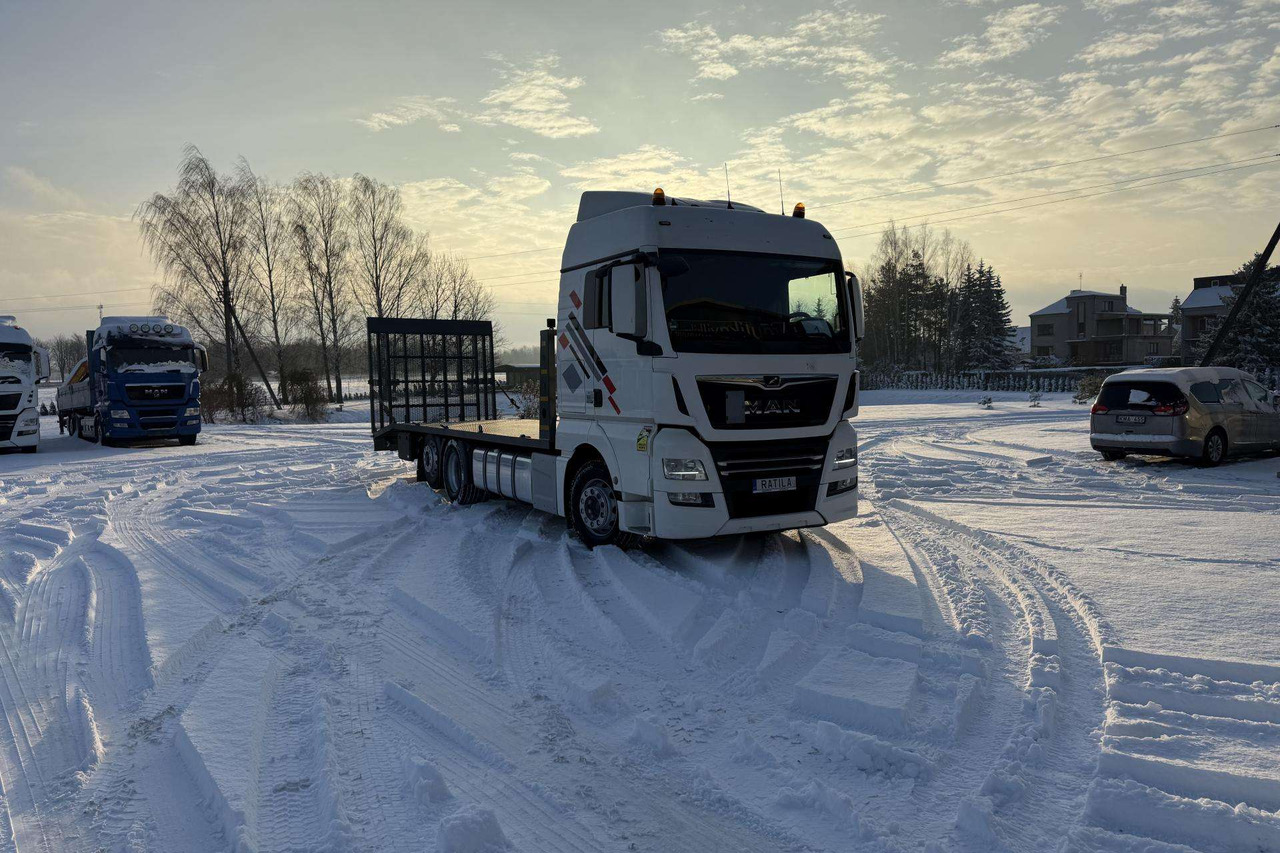 MAN TGX 26.420 - Portavehículos camión: foto 2 MAN TGX 26.420 - Portavehículos camión: foto 2
