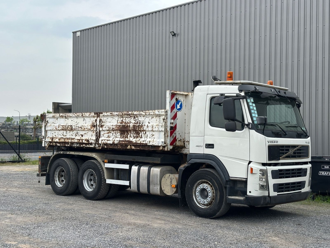 Volvo FM 420 - Multibasculante camión: foto 1 Volvo FM 420 - Multibasculante camión: foto 1