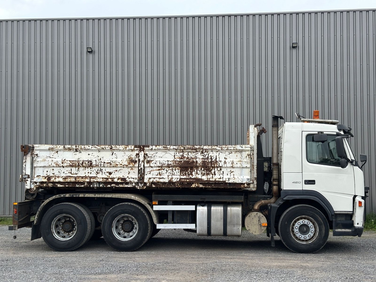 Volvo FM 420 - Multibasculante camión: foto 2 Volvo FM 420 - Multibasculante camión: foto 2