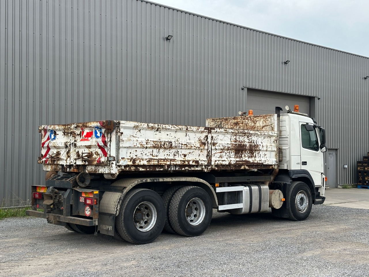 Volvo FM 420 - Multibasculante camión: foto 3 Volvo FM 420 - Multibasculante camión: foto 3