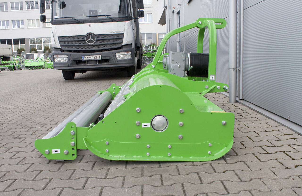 BOMET Schlegelmäher / Flail mower / Faucheuse à fléaux / Kosiarka bijakowa 2,8 m - Desbrozadora de martillos: foto 5 BOMET Schlegelmäher / Flail mower / Faucheuse à fléaux / Kosiarka bijakowa 2,8 m - Desbrozadora de martillos: foto 5