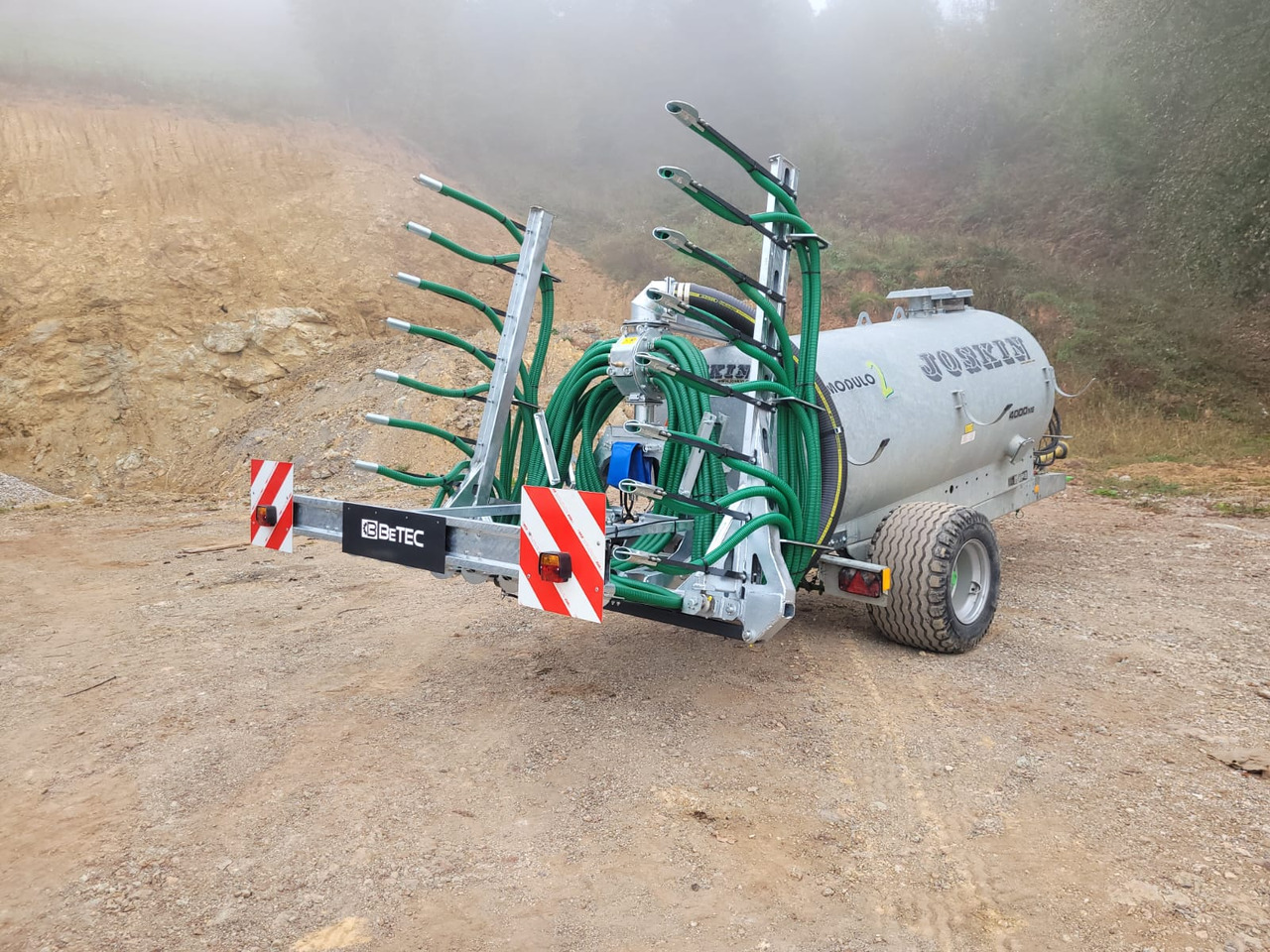 BeTEC Gülleinjektor / Slurry injector / Injecteur / Applicatore / Aplicador de manguera / Шланговый аппликатор / Aplikator 6 m - Inyector de purín: foto 1 BeTEC Gülleinjektor / Slurry injector / Injecteur / Applicatore / Aplicador de manguera / Шланговый аппликатор / Aplikator 6 m - Inyector de purín: foto 1