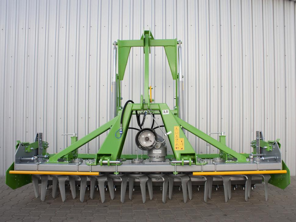 Bomet Kreiselegge / Power harrow / Herse rotative / Erpice rotante / Grada rotativa / Brona wirnikowa 3 m - Grada rotativa: foto 1 Bomet Kreiselegge / Power harrow / Herse rotative / Erpice rotante / Grada rotativa / Brona wirnikowa 3 m - Grada rotativa: foto 1