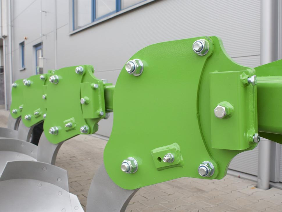 Arado nuevo Bomet Pflüge / Single-beam plow / Charrue mono-poutre / Aratro / Плуг / Pług jednobelkowy Libra 3+1: foto 6 Arado nuevo Bomet Pflüge / Single-beam plow / Charrue mono-poutre / Aratro / Плуг / Pług jednobelkowy Libra 3+1: foto 6