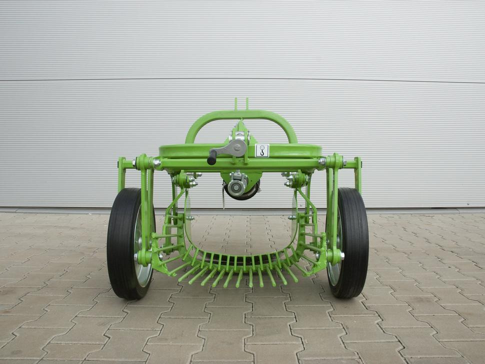 Bomet Schwingsiebroder / Potato digger / Arracheuse de pomme de terre / Scavapatate / Однорядная картофельная копалка / Kopaczka do ziemniaków Ursa Z655/1 - Arrancadora de patatas: foto 4 Bomet Schwingsiebroder / Potato digger / Arracheuse de pomme de terre / Scavapatate / Однорядная картофельная копалка / Kopaczka do ziemniaków Ursa Z655/1 - Arrancadora de patatas: foto 4