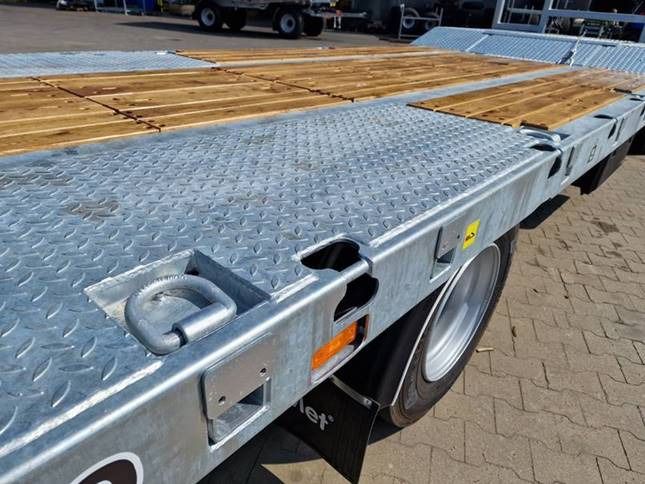 Cynkomet Plattformanhänger / Trailer / Remorque / Rimorchio / Przyczepa - Remolque plataforma agrícola: foto 5 Cynkomet Plattformanhänger / Trailer / Remorque / Rimorchio / Przyczepa - Remolque plataforma agrícola: foto 5