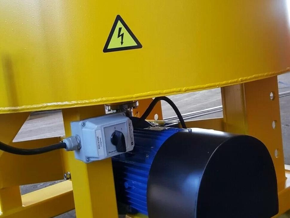 DC Betonmischer / Electric concrete mixer / Malaxeur à béton électrique / Betoniera / Бетономешалка с электроприводом / Betoniarka elektryczna 400 l - Hormigonera: foto 4 DC Betonmischer / Electric concrete mixer / Malaxeur à béton électrique / Betoniera / Бетономешалка с электроприводом / Betoniarka elektryczna 400 l - Hormigonera: foto 4