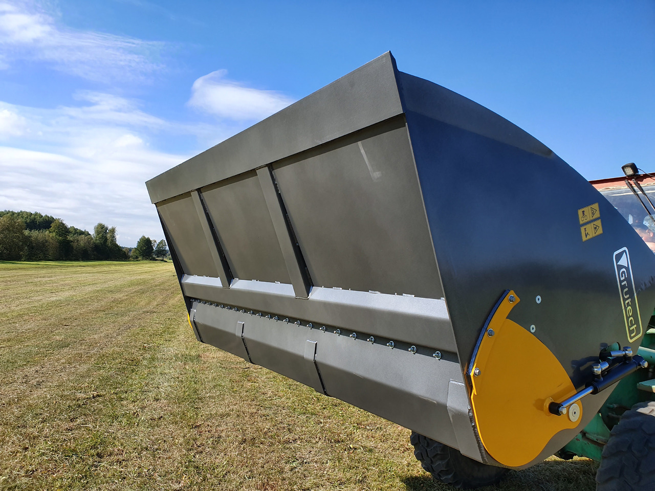 Cazo cargador para Maquinaria agrícola nuevo Grutech Futterverteiler / Bucket with screw / Godet avec vis / Cazo con sinfín /  Benna con coclea / Ковш со шнеком / Łyżka ze ślimakiem 1,6 m: foto 8