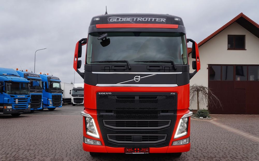 Volvo FH 4 EURO 6 GLOBETROTTER NISKI PRZEBIEG PEŁEN SERWIS - Cabeza tractora: foto 2 Volvo FH 4 EURO 6 GLOBETROTTER NISKI PRZEBIEG PEŁEN SERWIS - Cabeza tractora: foto 2
