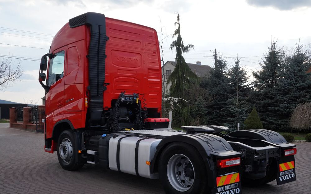 Volvo FH 4 EURO 6 GLOBETROTTER NISKI PRZEBIEG PEŁEN SERWIS - Cabeza tractora: foto 4 Volvo FH 4 EURO 6 GLOBETROTTER NISKI PRZEBIEG PEŁEN SERWIS - Cabeza tractora: foto 4