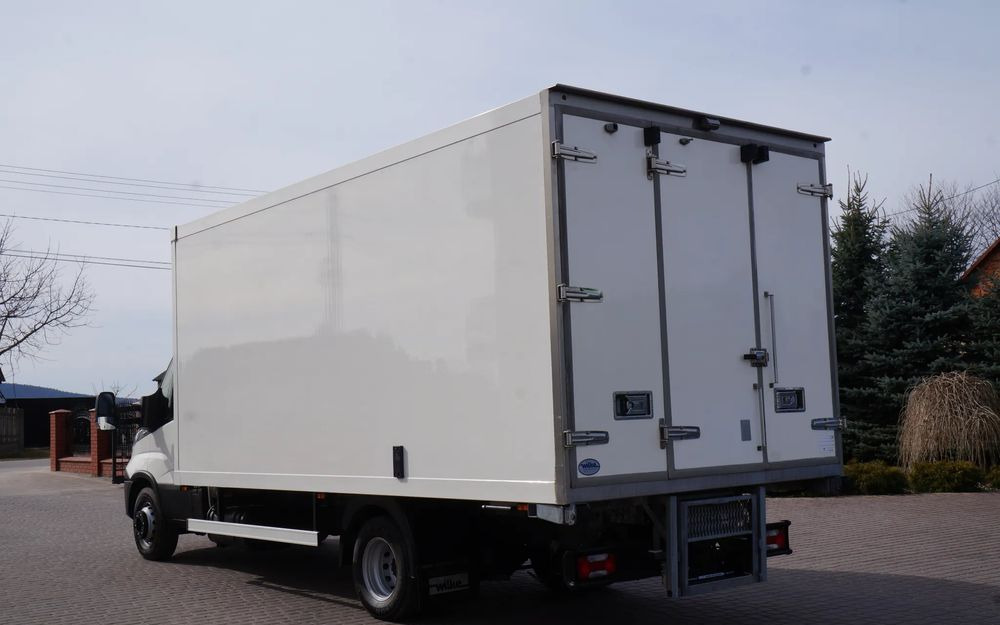 Iveco DAILY 70c17 CHŁODNIA 5 m Thermo king V-500 MAX Wzorowy Stan - Frigorífico camión: foto 4 Iveco DAILY 70c17 CHŁODNIA 5 m Thermo king V-500 MAX Wzorowy Stan - Frigorífico camión: foto 4