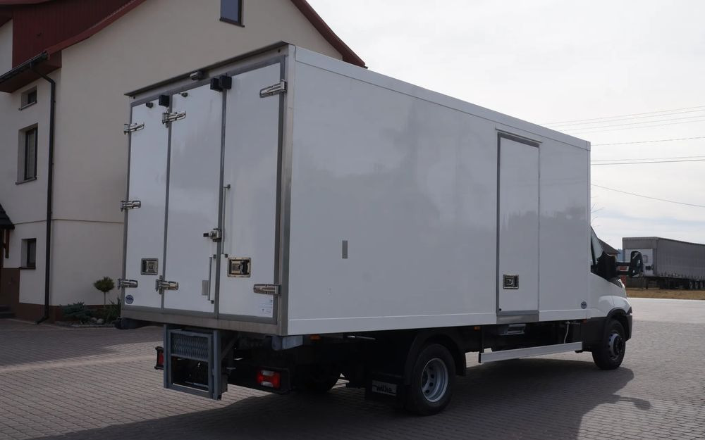 Iveco DAILY 70c17 CHŁODNIA 5 m Thermo king V-500 MAX Wzorowy Stan - Frigorífico camión: foto 5 Iveco DAILY 70c17 CHŁODNIA 5 m Thermo king V-500 MAX Wzorowy Stan - Frigorífico camión: foto 5