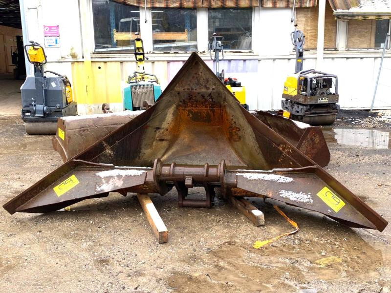 Godet trapèze attache Morin M6 - Cazo para excavadora: foto 2 Godet trapèze attache Morin M6 - Cazo para excavadora: foto 2