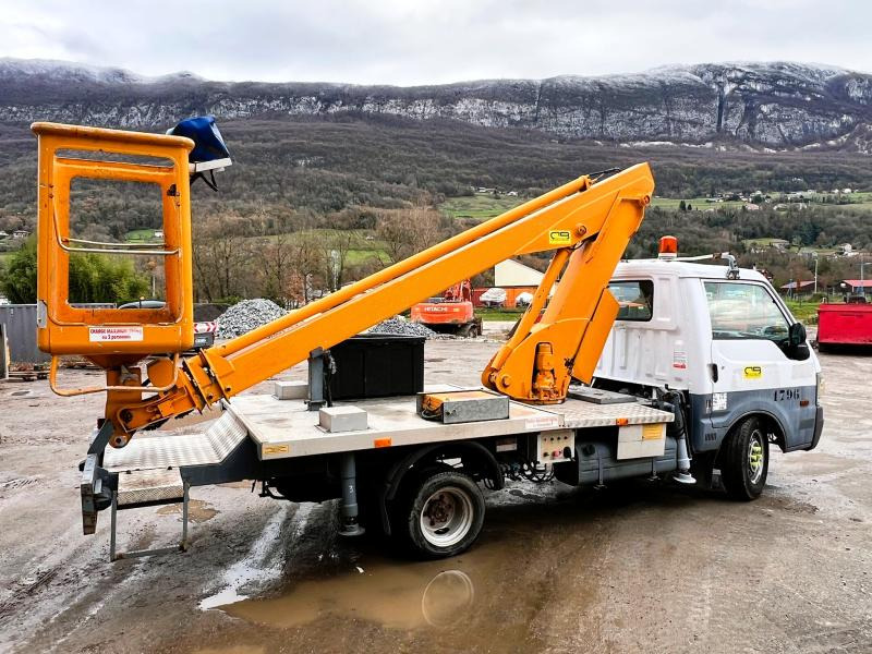 Mazda Bongo Fourgon Nacelle 14,5m - Plataforma elevadora, Vehículo comercial ligero: foto 5 Mazda Bongo Fourgon Nacelle 14,5m - Plataforma elevadora, Vehículo comercial ligero: foto 5