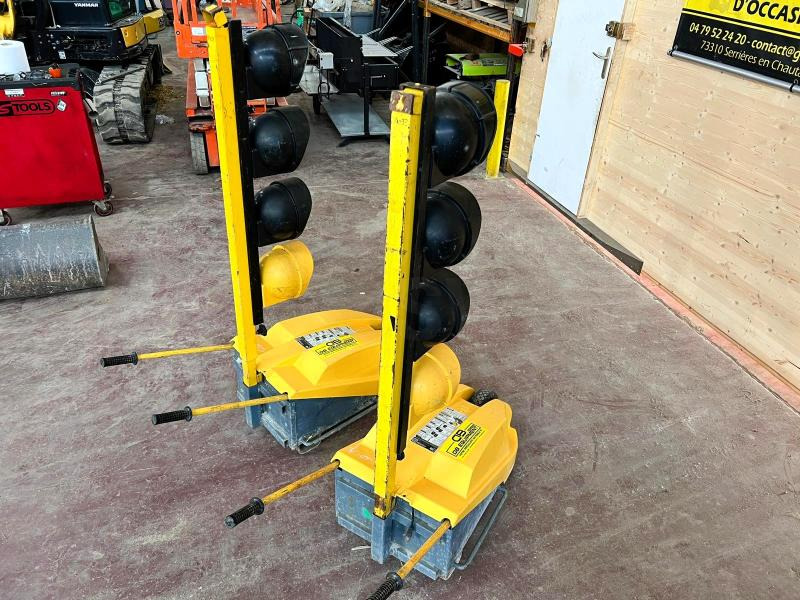 FEUX DE CHANTIER TRICOLORES TTS TEMPO AVEC TELECOMMANDE D'OCCASION - Otros: foto 5 FEUX DE CHANTIER TRICOLORES TTS TEMPO AVEC TELECOMMANDE D'OCCASION - Otros: foto 5