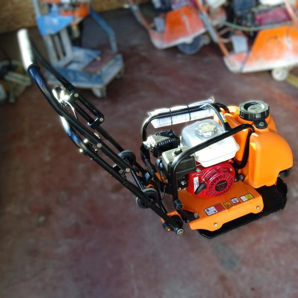 Spatmat Plaque vibrante 90Kg SPATMAT MS90 - Plancha reversible: foto 4 Spatmat Plaque vibrante 90Kg SPATMAT MS90 - Plancha reversible: foto 4