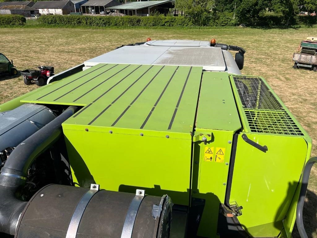 Cosechadora de granos Claas Lexion 750TT c/w V900 Header: foto 7