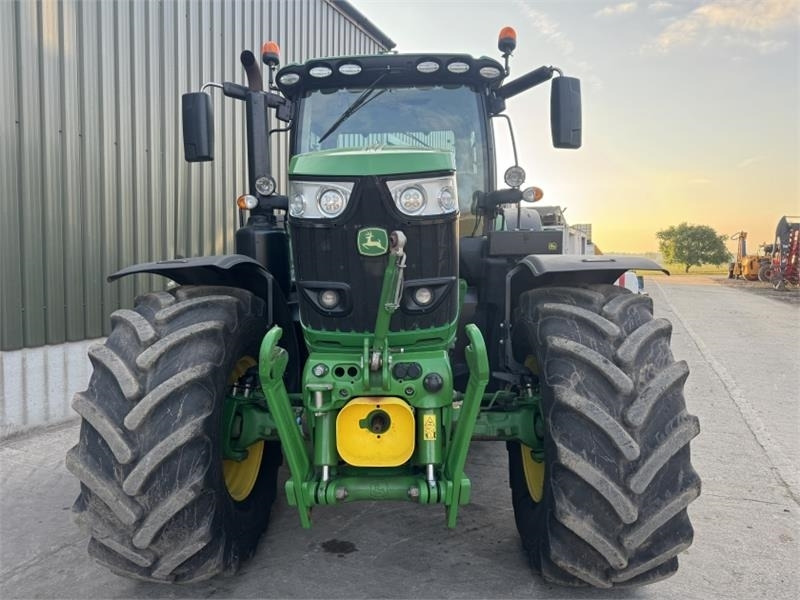 John Deere 6215R Command Pro **Ultimate Edition**Front PTO**V - Tractor: foto 5 John Deere 6215R Command Pro **Ultimate Edition**Front PTO**V - Tractor: foto 5