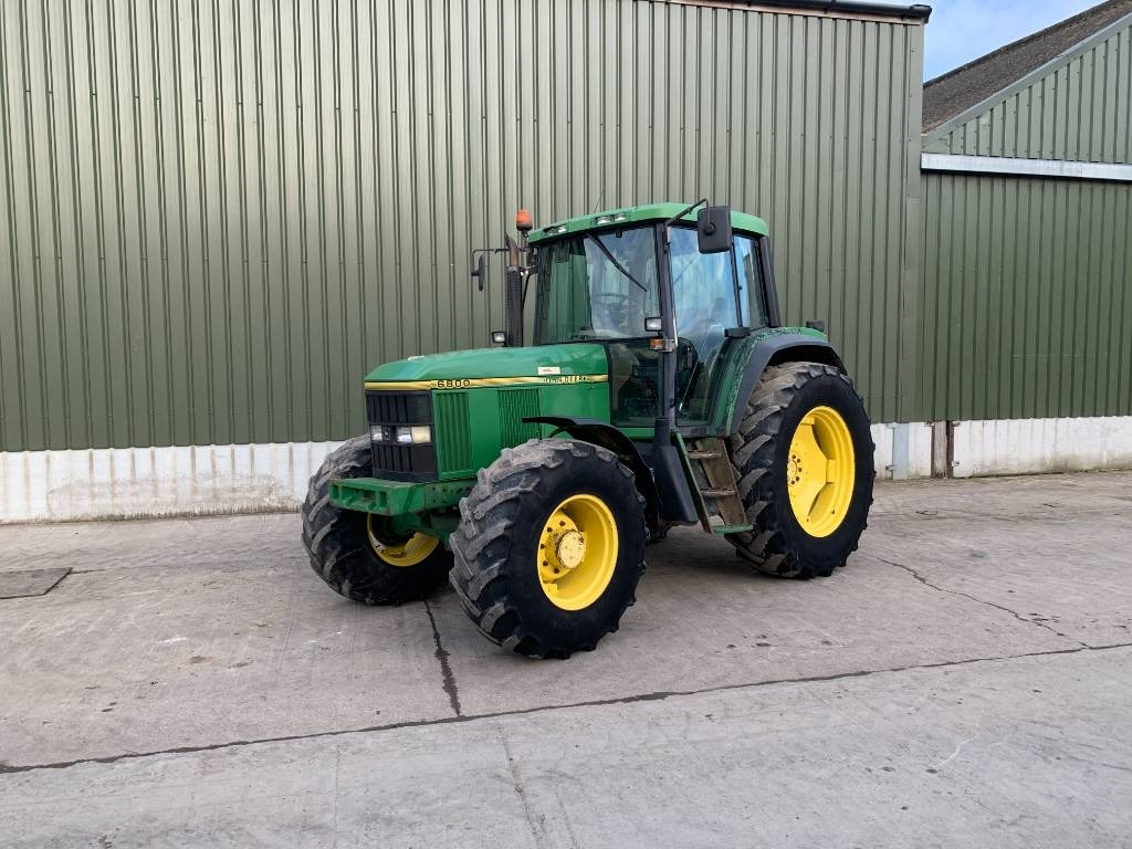 John Deere 6800 - Tractor: foto 1 John Deere 6800 - Tractor: foto 1