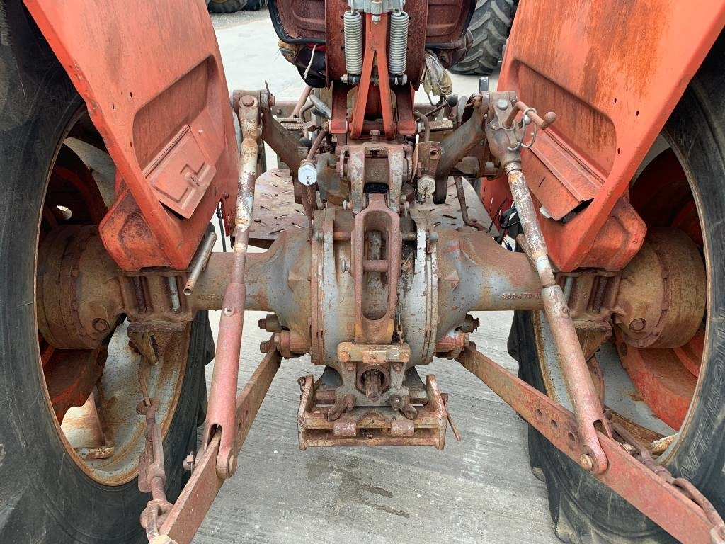 Massey Ferguson 178 - Tractor: foto 4 Massey Ferguson 178 - Tractor: foto 4