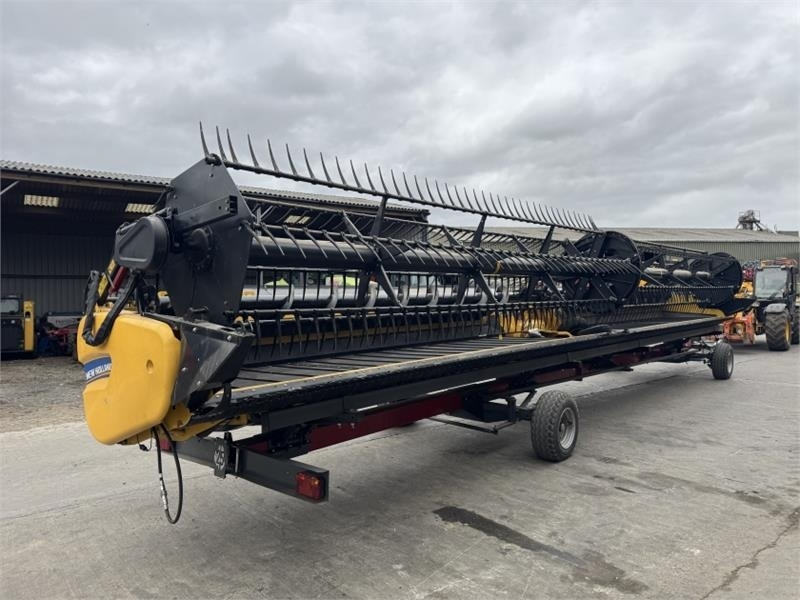 New Holland 8Z40 Draper Header - Accesorios para cosechadoras: foto 2 New Holland 8Z40 Draper Header - Accesorios para cosechadoras: foto 2