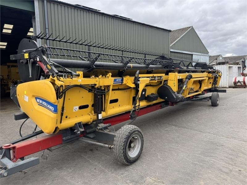 New Holland 8Z40 Draper Header - Accesorios para cosechadoras: foto 4 New Holland 8Z40 Draper Header - Accesorios para cosechadoras: foto 4