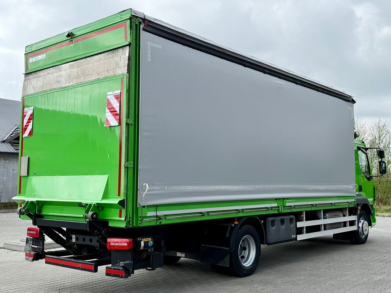 DAF LF 290 / BURTO - FIRANKA / WINDA / ŁADOWNOŚĆ 8572 KG / AUTOMAT / 280 TYŚ KM / 2020 ROK - Camión lona: foto 4 DAF LF 290 / BURTO - FIRANKA / WINDA / ŁADOWNOŚĆ 8572 KG / AUTOMAT / 280 TYŚ KM / 2020 ROK - Camión lona: foto 4